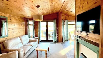 Country View Lodge 3 Bedroom | Living area | Smart TV