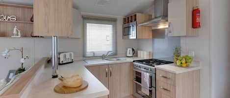 PV1 Brockenhurst (2 Bedroom Holiday Home) | Private kitchen | Electric kettle