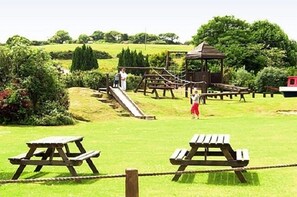 Children's play area - outdoor - Calloose Holiday Park (Hayle)