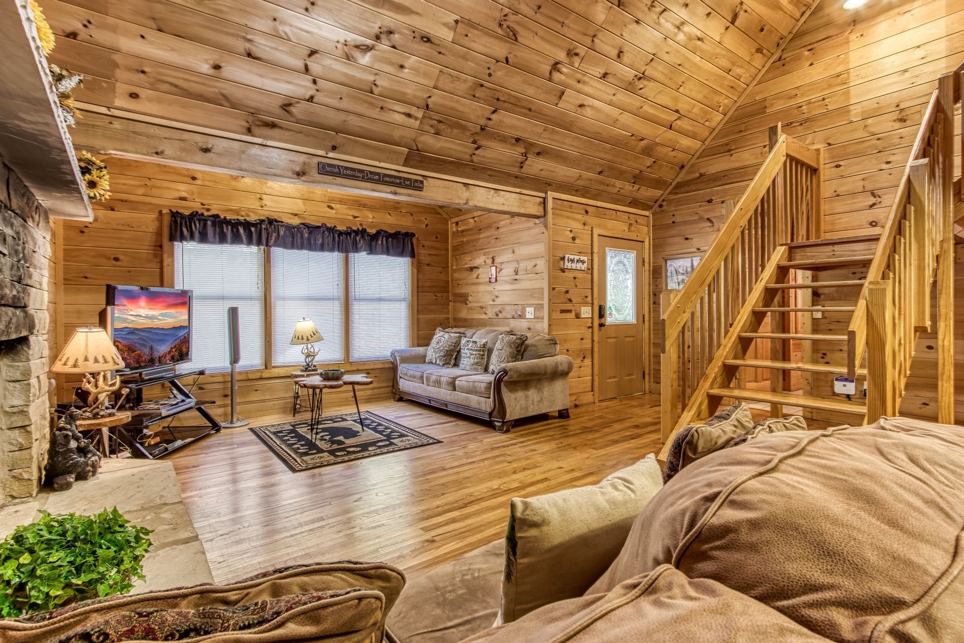 Morning Mist - Beautiful Cabin in the Arts & Crafts Community