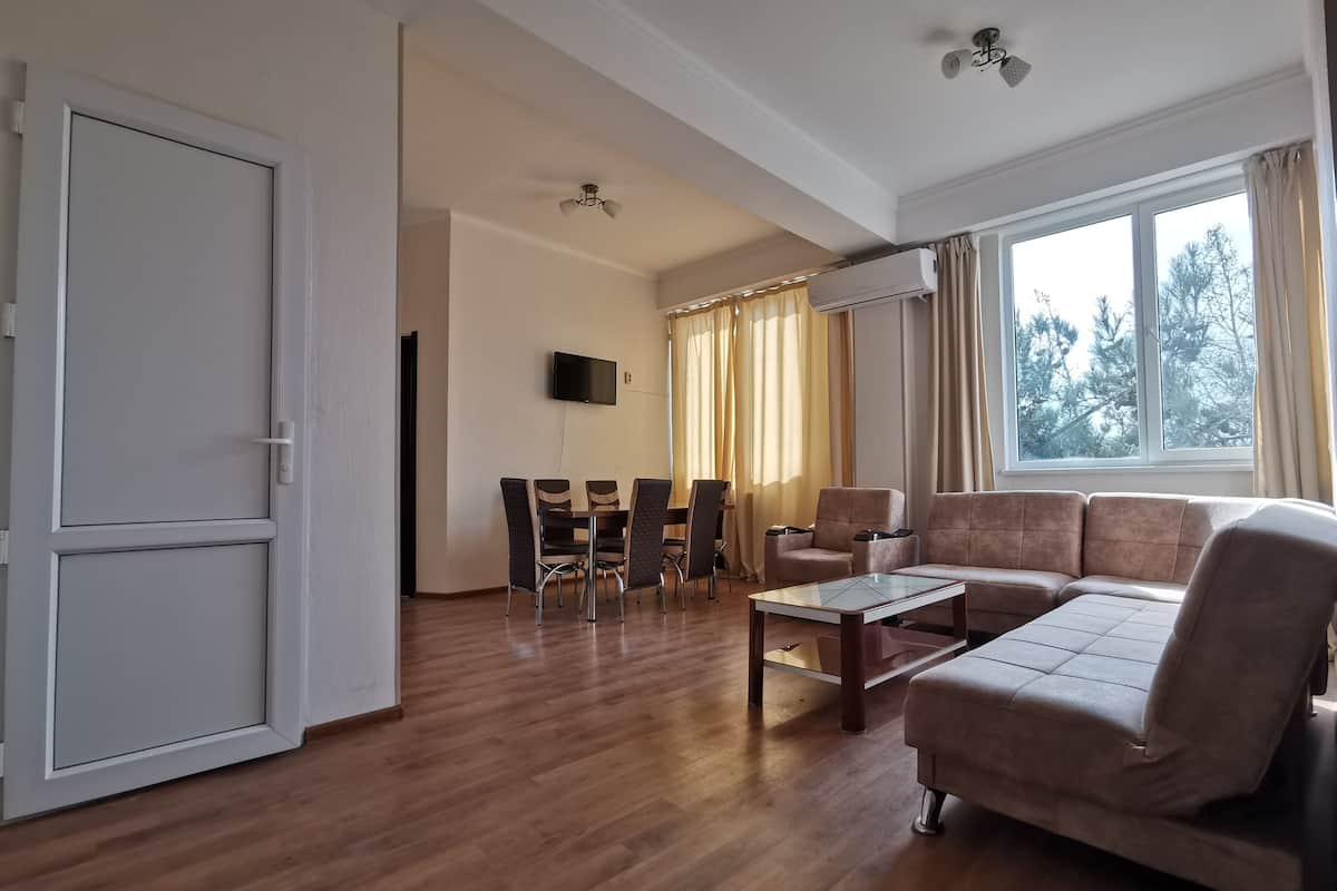 Apartment, 2 Schlafzimmer | Wohnzimmer