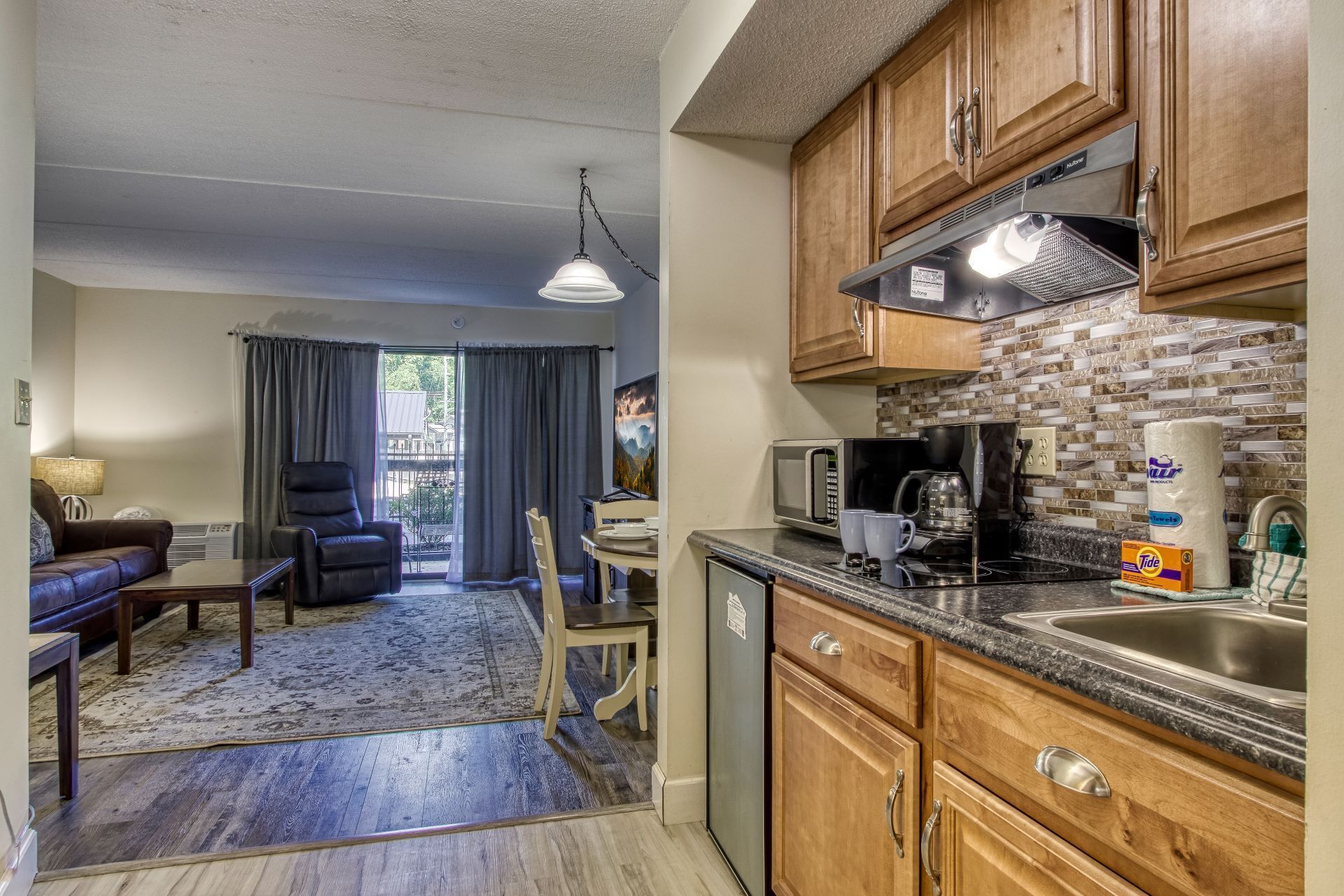 Mountain Splendor 105 - Beautiful Condo in the Heart of Gatlinburg!