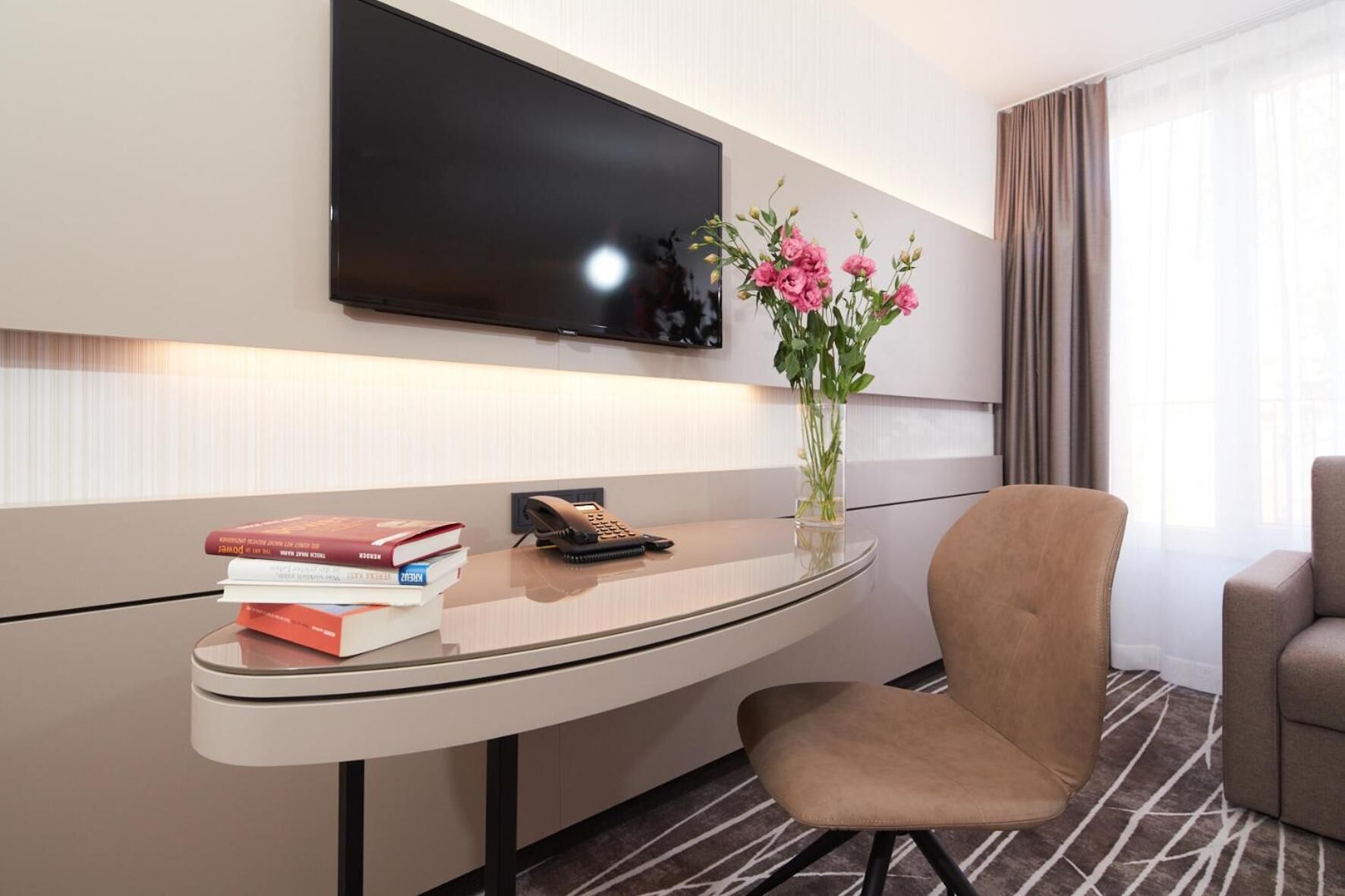 hypo-allergenic bedding, in-room safe, desk, laptop workspace