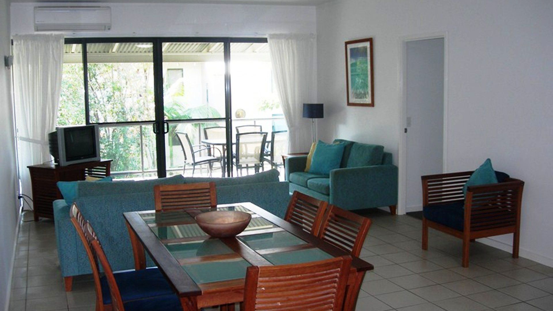 Baden 45 - Rainbow Shores. Beachside Unit for the family. Aircon. Swimming Pool. Tennis Court — image 6