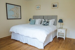 House, 2 Bedrooms, Hot Tub, River View | Hypo-allergenic bedding, individually decorated, individually furnished - Nolton Haven Mill - The Mill House (Haverfordwest)