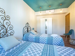 3 bedrooms, iron/ironing board, Internet, bed sheets