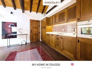 雪櫃、微波爐、焗爐、爐具