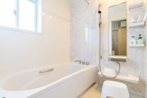 (Up to 13 people) 4LDK (100sqm) / 7 beds / BBQ / 2 parking spaces / Onna 5C, Smoking | Bathroom | Free toiletries, hair dryer, slippers, electronic bidet