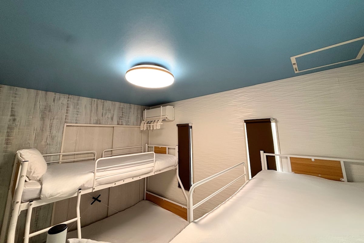 (Up to 13 people) 4LDK (100sqm) / 7 beds / BBQ / 2 parking spaces / Onna 5C, Smoking | 4 bedrooms, iron/ironing board, free WiFi, bed sheets