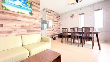 Onna 5C, Smoking | Living area | LCD TV
