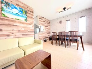 Onna 5C, Smoking | Living area