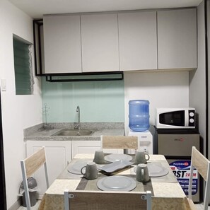 Fridge, microwave