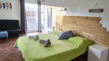 Apartment, 1 Bedroom, Private Bathroom | 1 bedroom, free WiFi, bed sheets