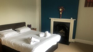 Unclassified image, 3 of 4, button - The Sherston Inn (Wells)