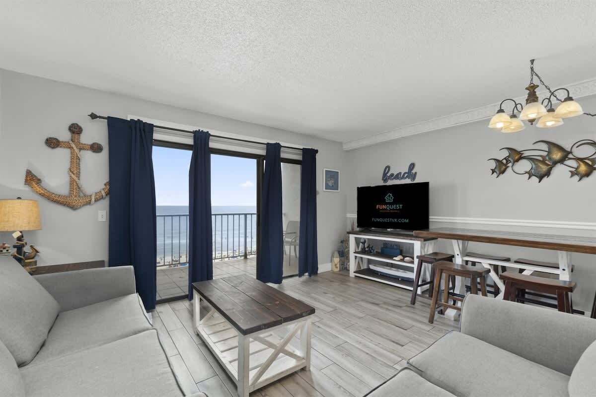 Televisión, reproductor de DVD y oficina 