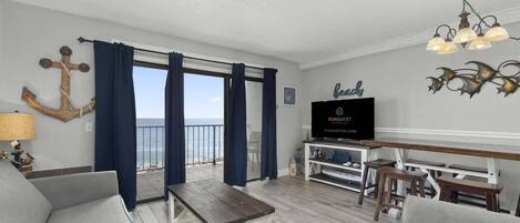 Televisión, reproductor de DVD y oficina