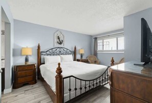 1 slaapkamer, een strijkplank/strijkijzer, wifi, beddengoed