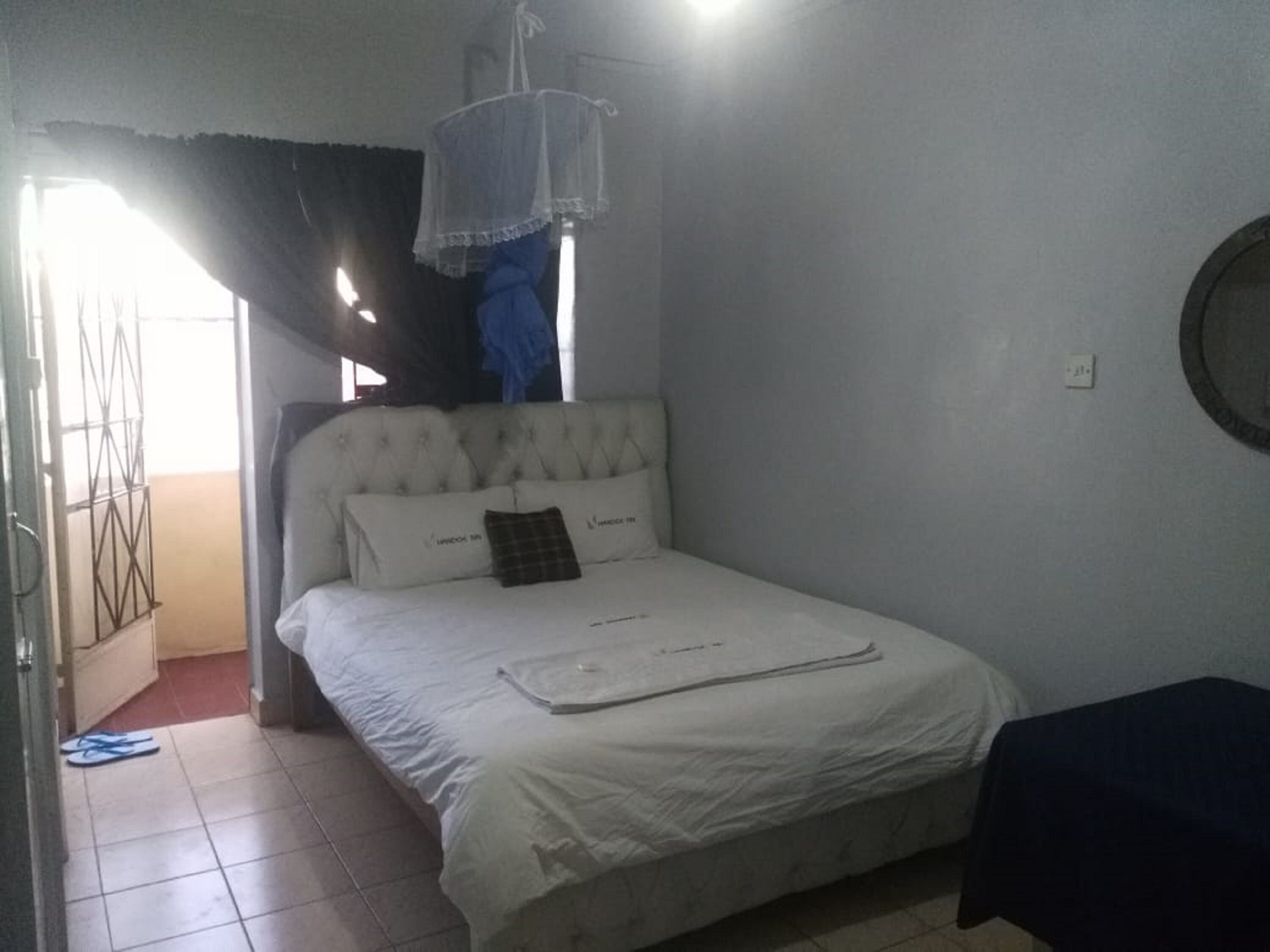 Desk, free WiFi, bed sheets