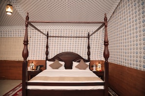 1 bedroom, premium bedding, down comforters, memory foam beds