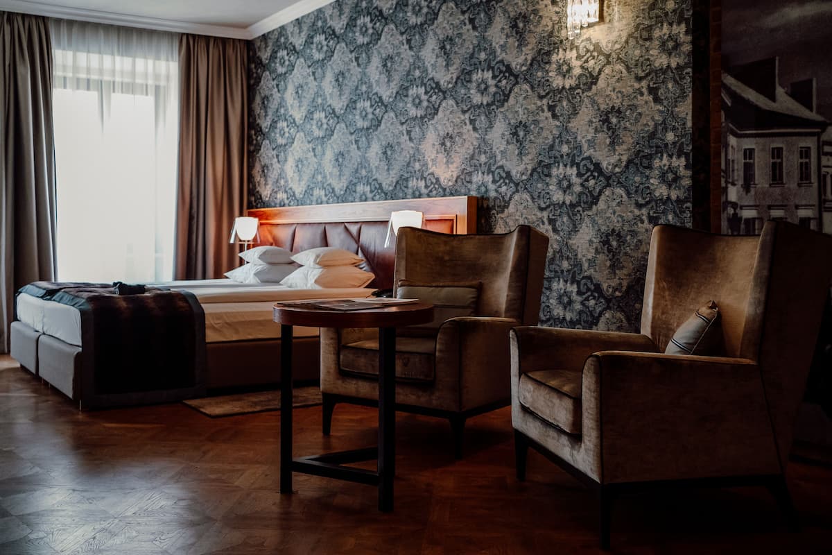 Comfort Room | In-room safe, blackout drapes, soundproofing