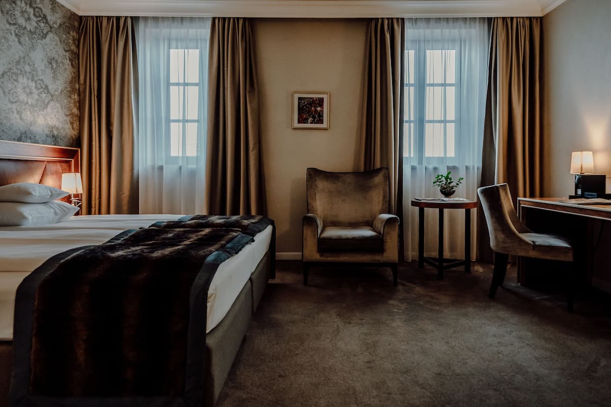Standard Room | In-room safe, blackout drapes, soundproofing