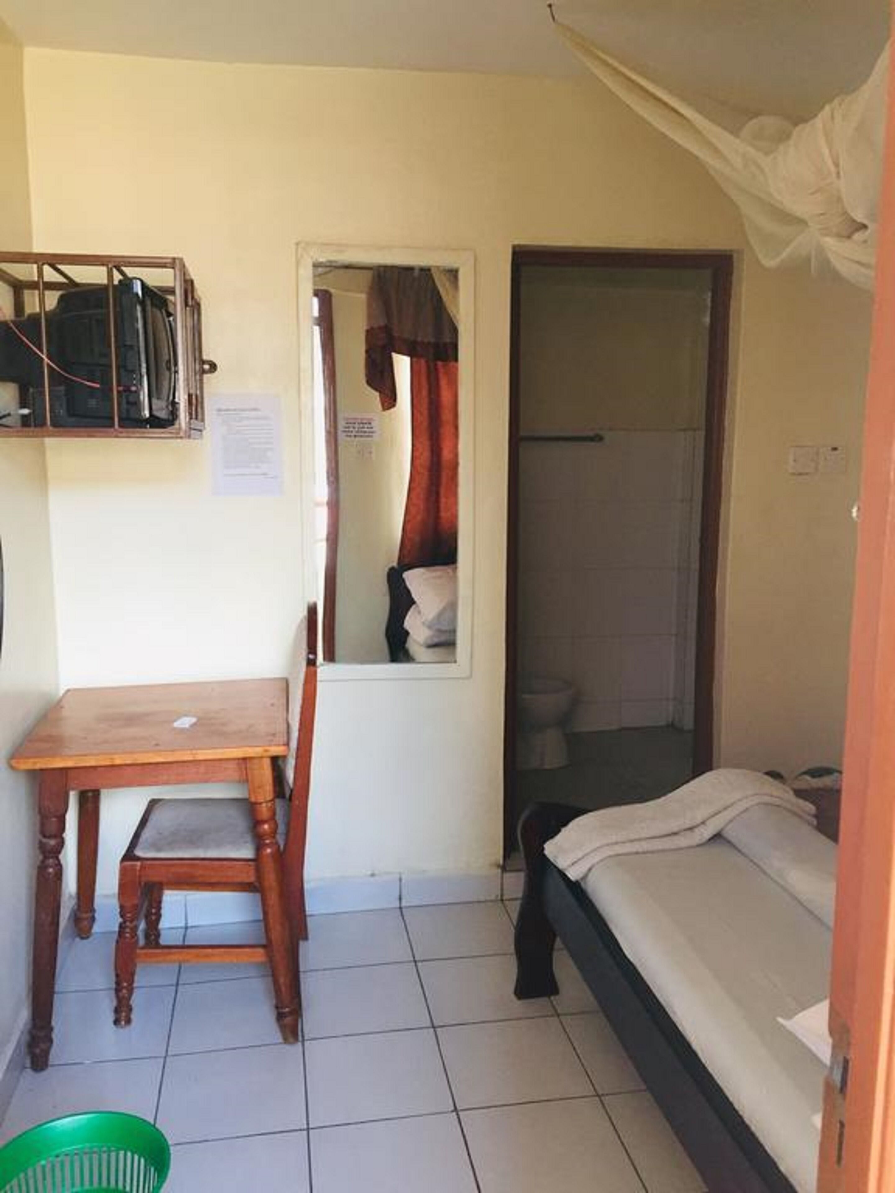 single room | 1 bedroom, desk, laptop workspace, blackout curtains