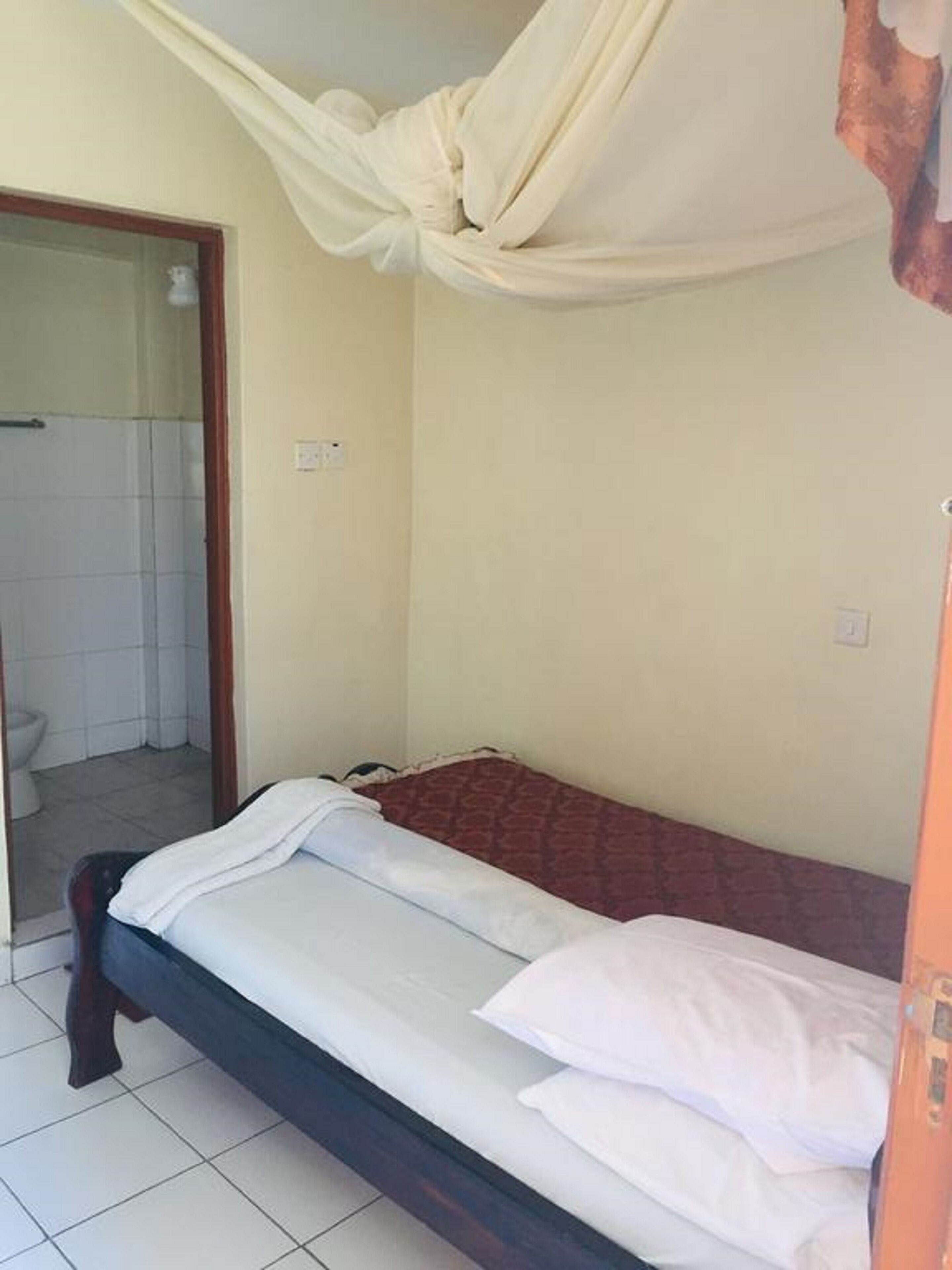 single room | 1 bedroom, desk, laptop workspace, blackout curtains