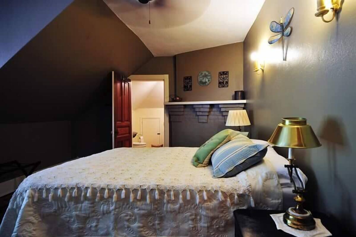Individually decorated, individually furnished, iron/ironing board