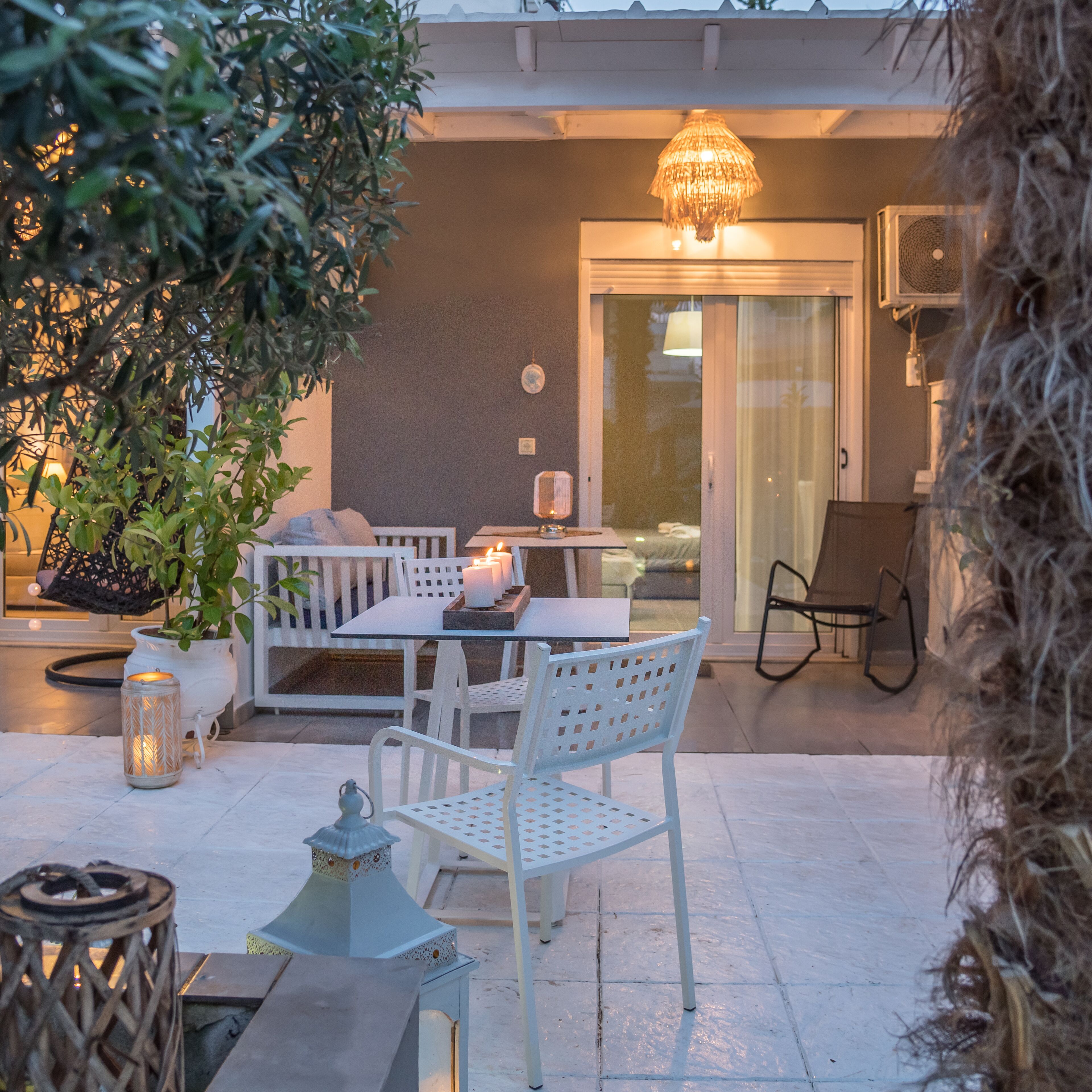 Junior Suite, Garden View | Desk, soundproofing, iron/ironing board, free WiFi