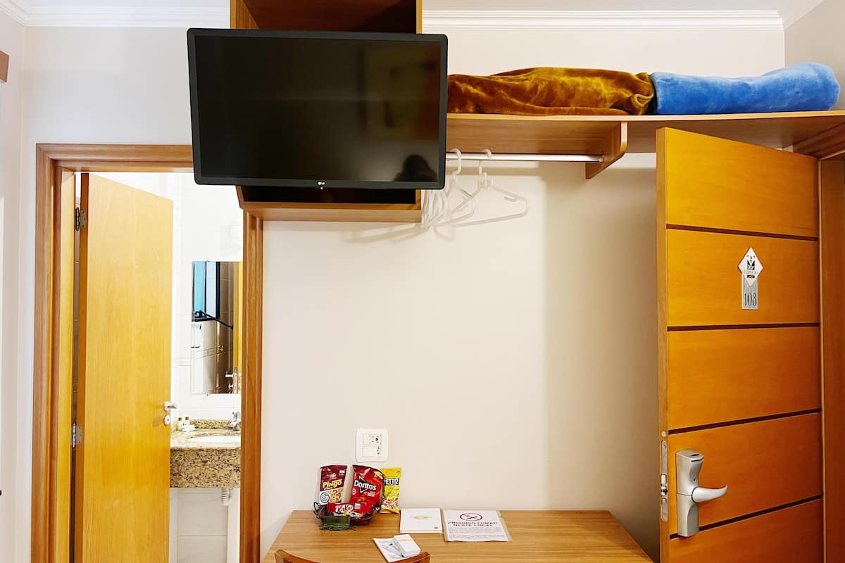 standard double or twin room | 1 bedroom, premium bedding, pillow-top beds, minibar