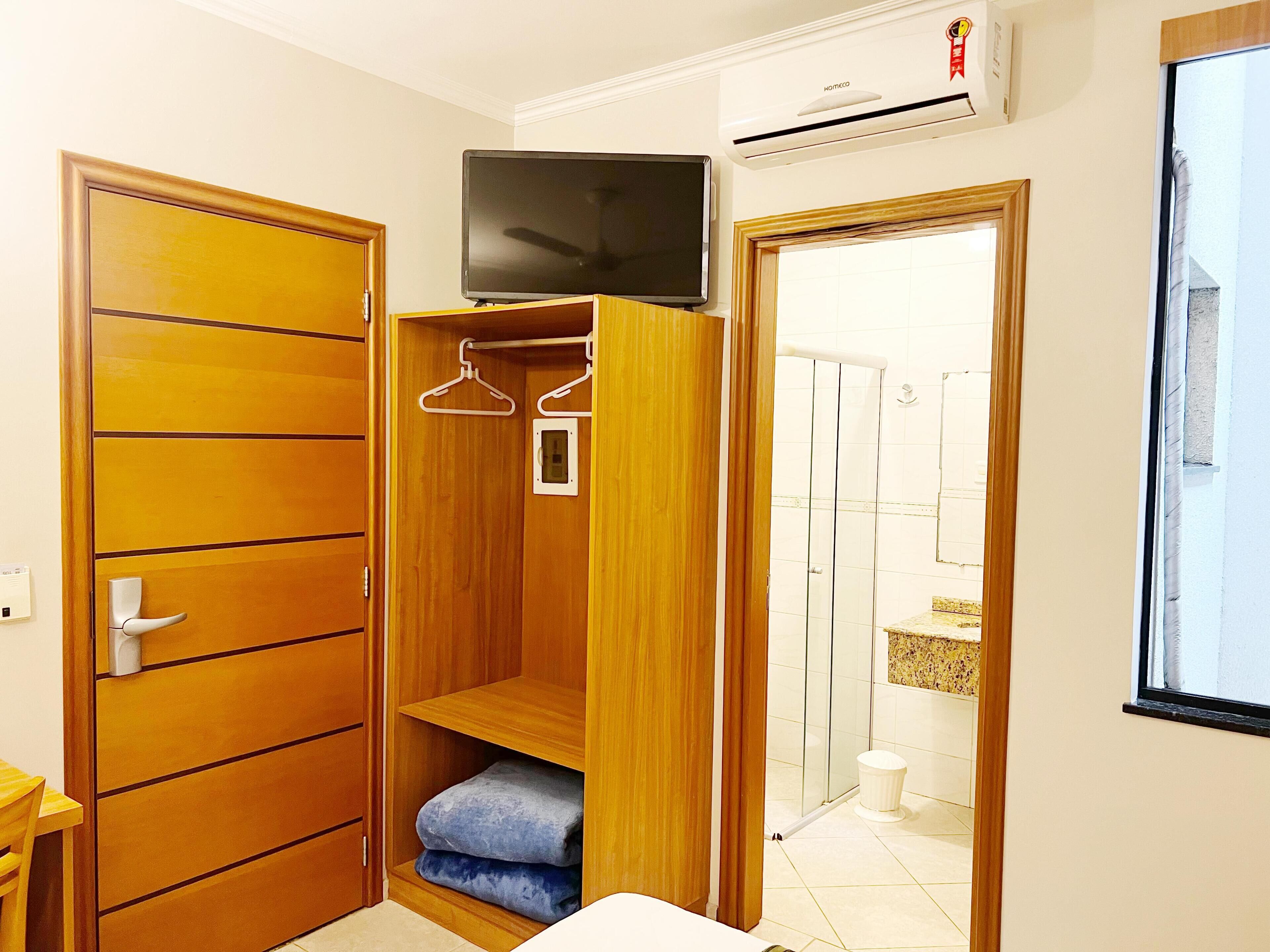 standard double or twin room | 1 bedroom, premium bedding, pillow-top beds, minibar