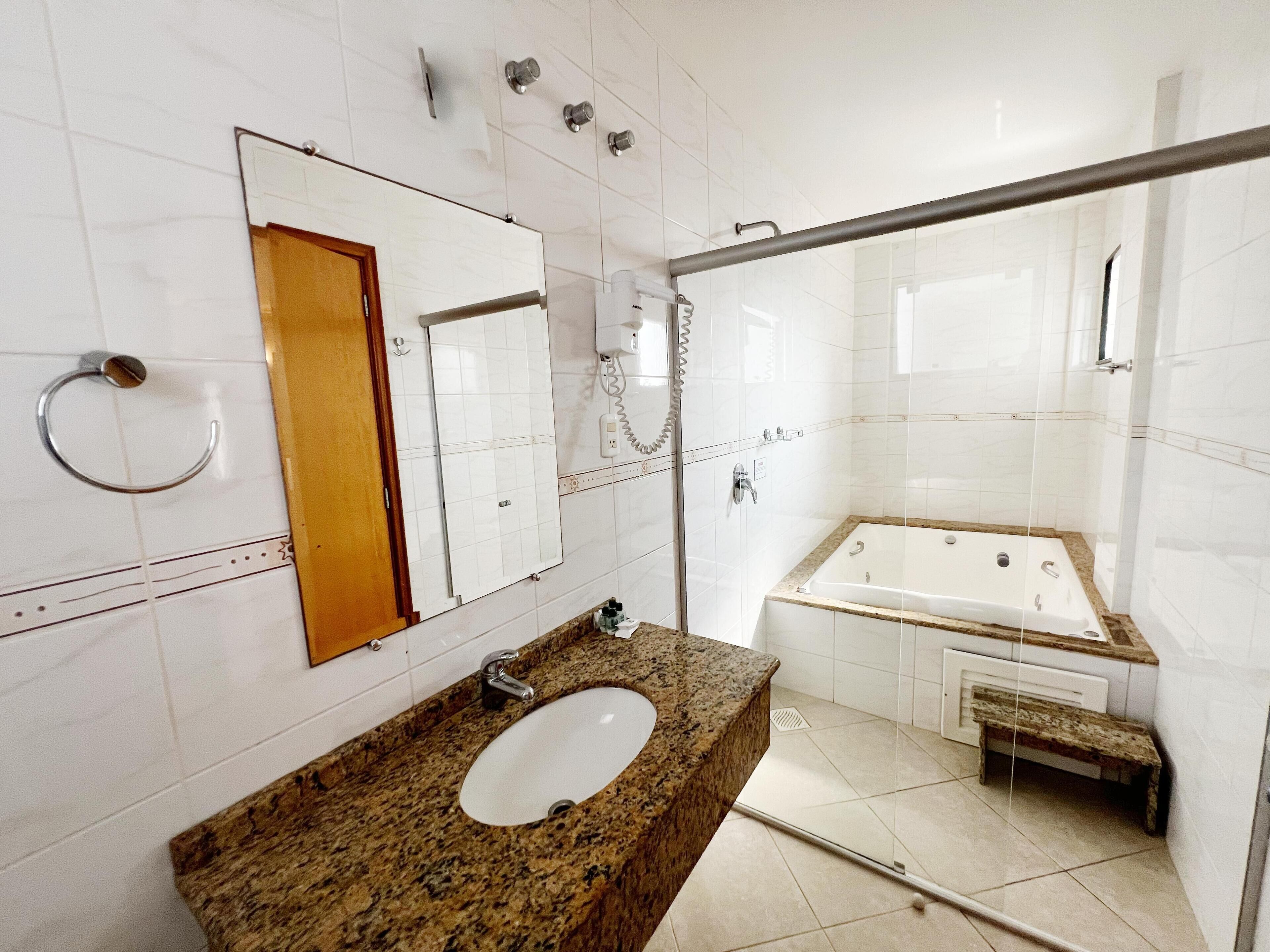 premium room | 1 bedroom, premium bedding, pillow-top beds, minibar