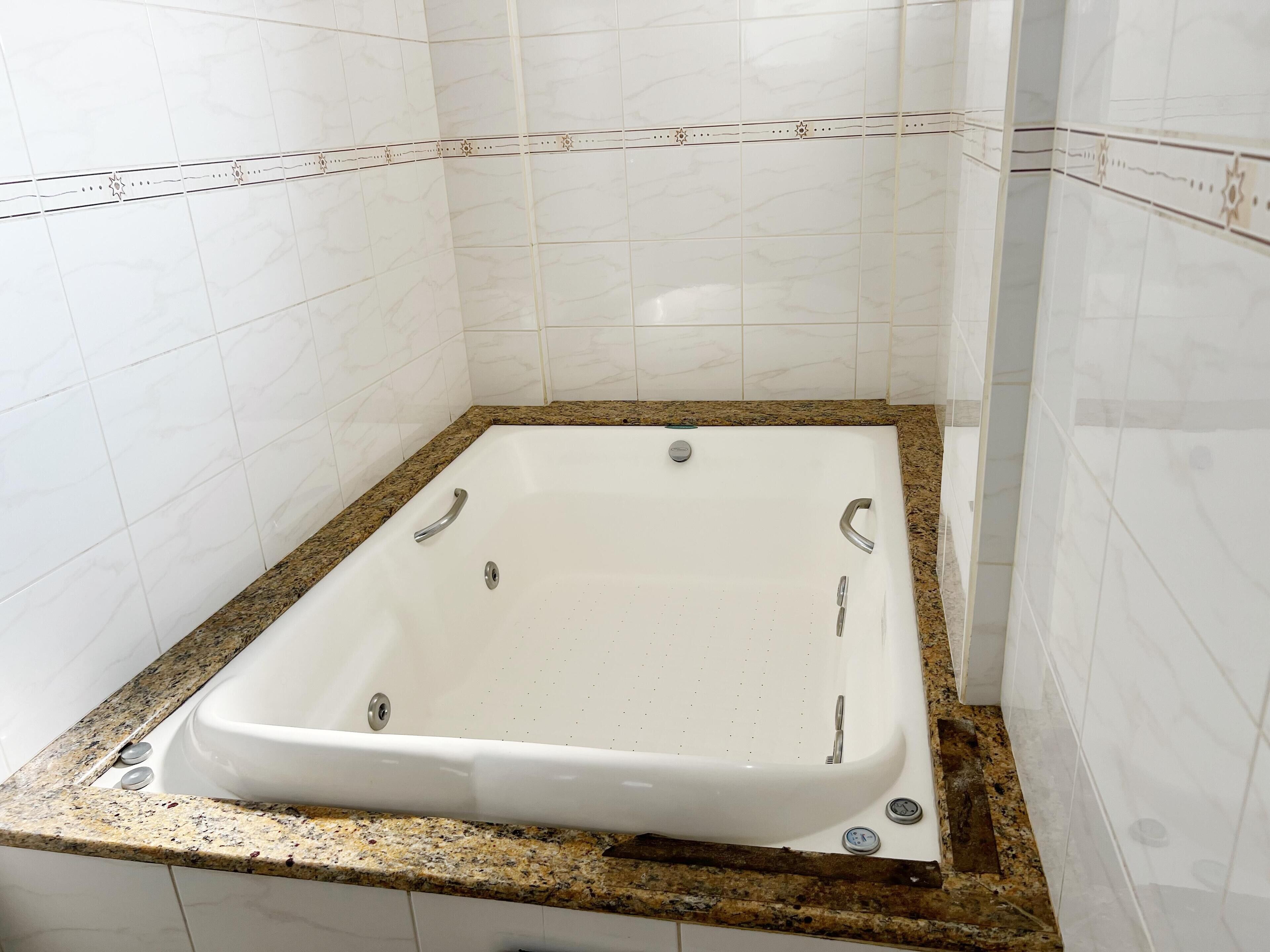 premium room | 1 bedroom, premium bedding, pillow-top beds, minibar