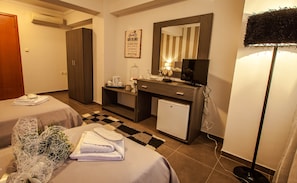 Sistema de insonorización, tabla de planchar con plancha y wifi gratis 