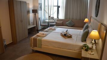 Kamar Double atau Twin Superior, pemandangan laut | Kedap suara, setrika/meja setrika, Wi-Fi gratis, dan seprai linen