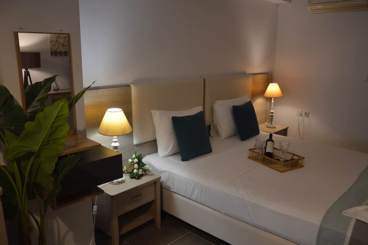 Soundproofing, iron/ironing board, free WiFi, bed sheets