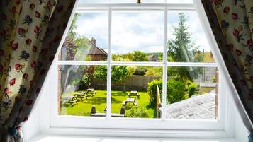 Pemandangan dari bilik