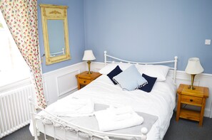 Deluxe King Room | Individually decorated, individually furnished, iron/ironing board - The Star and Garter East Dean (Chichester)