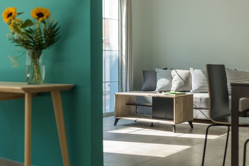 Local Hostel & Suites