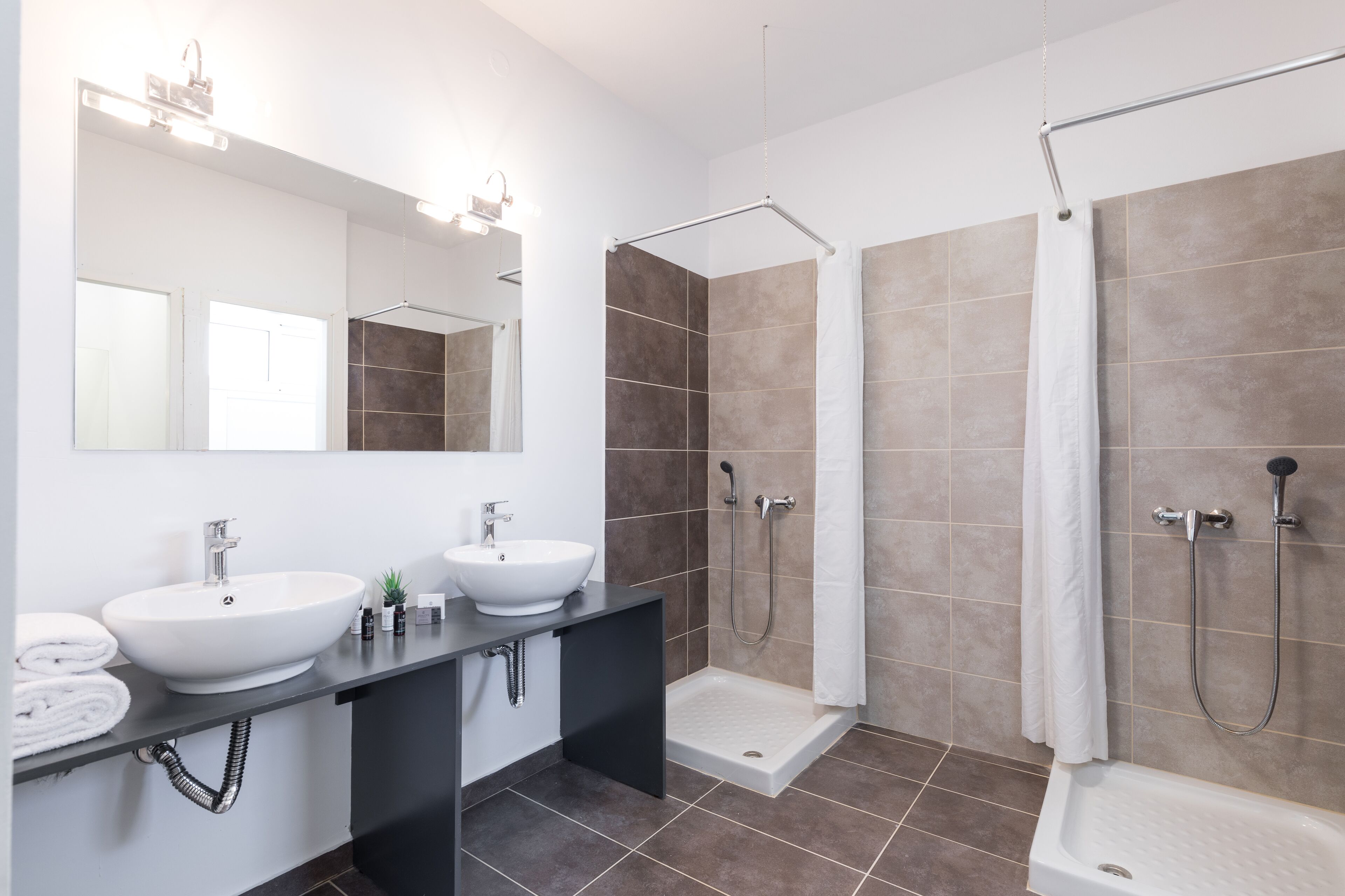 Foto - Local Hostel & Suites