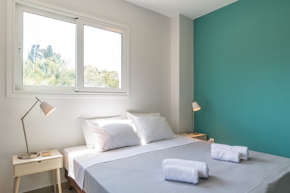 Standard Double Room | Free WiFi, bed sheets