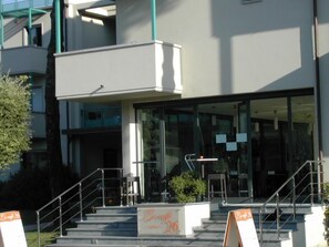 Property entrance - Hotel Flora (Bibbona)