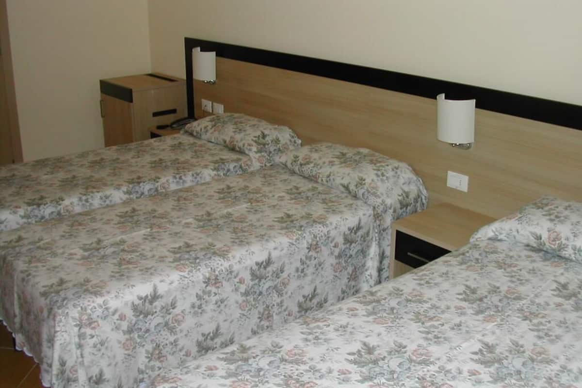 Chambre Triple Supérieure, balcon