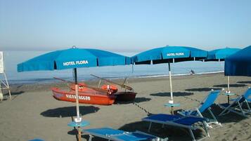 Private beach nearby, sun loungers, beach umbrellas