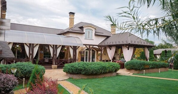 Fachada de la propiedad