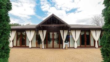 Mặt tiền nơi lưu trú