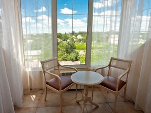 蜜月套房 | 客房内保险箱、熨斗/熨板、免费 WiFi、床单