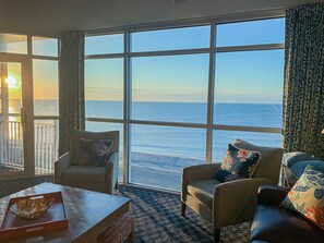 TV - ⋆𖦹NEW❀Amazing Direct OceanFront/Spacious/Pristine/Indr-WaterParks 2BR2BA2Balcs (Myrtle Beach)