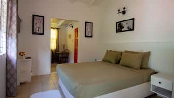 Superior Studio Suite | In-room safe, blackout drapes, iron/ironing board, free WiFi