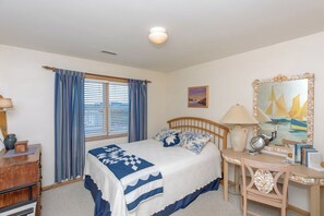 3 bedrooms, iron/ironing board, WiFi (free), bed sheets - Beachnutz - Amazing Ocean Views from Covered Porch!! (Surf City)